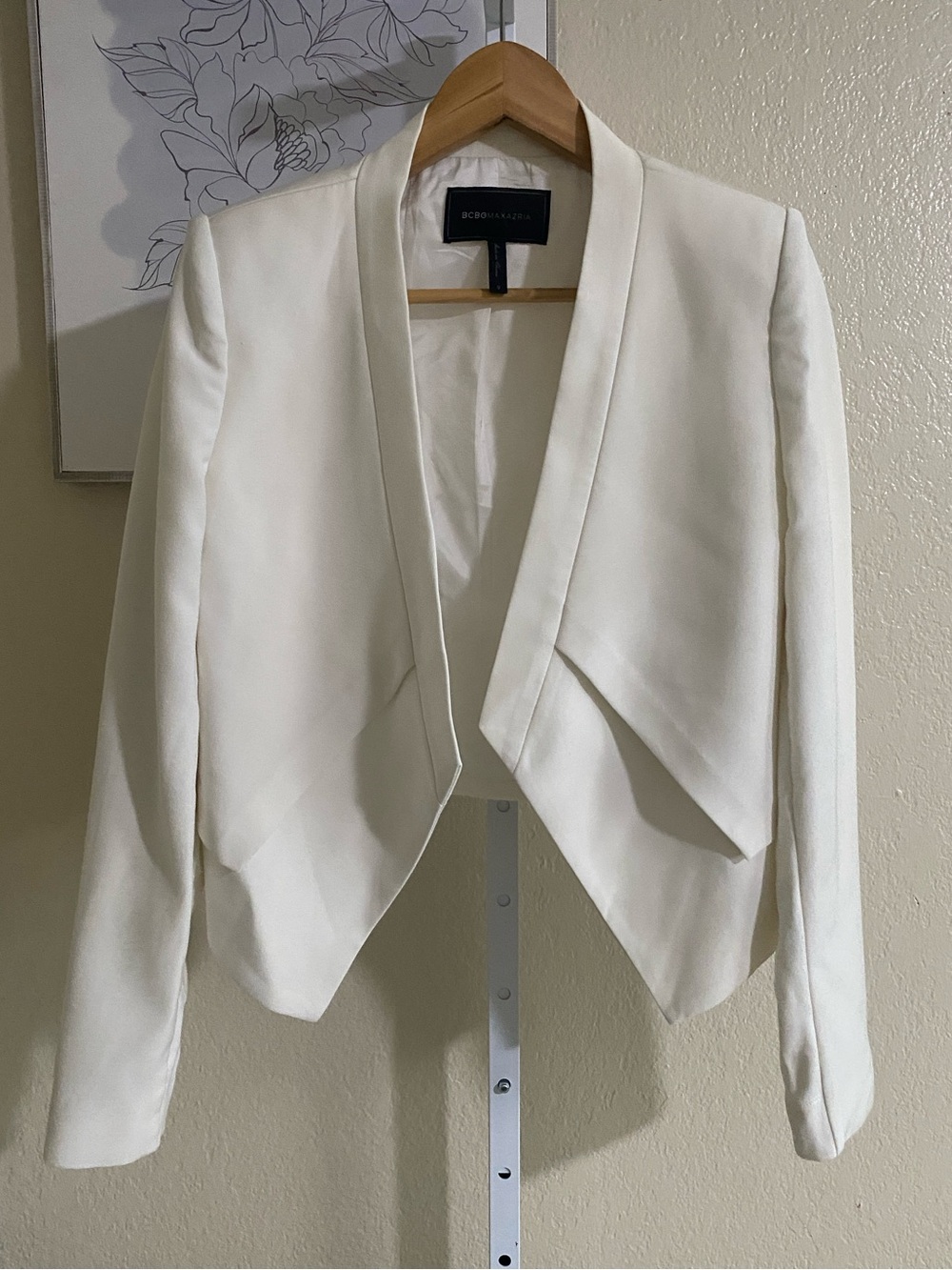 BCBGMAXAZRIA White Open Front Asymmetrical Cropped Blazer Jacket (Size Small)